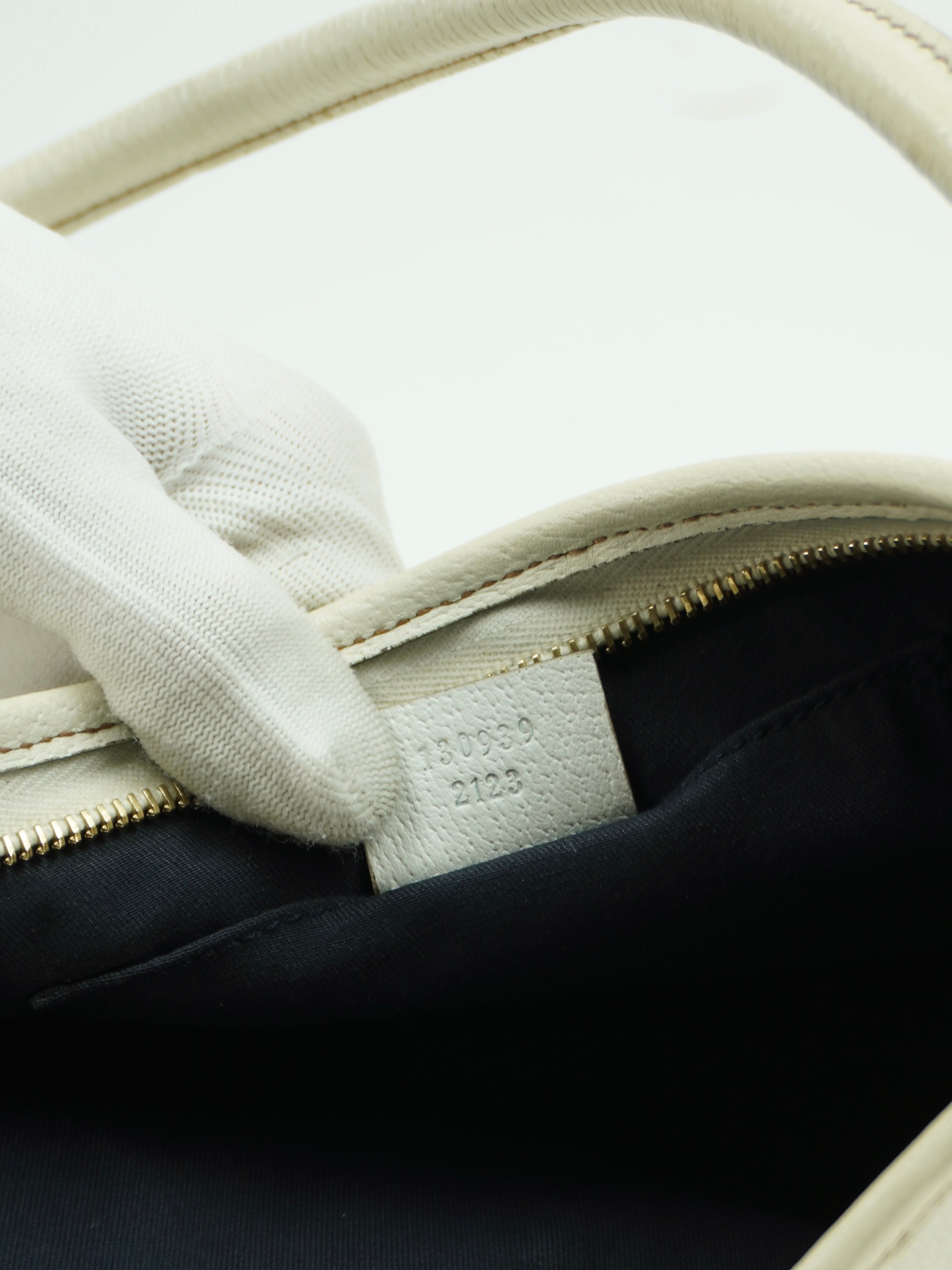 GUCCI LEATHER SHOULDER BAG