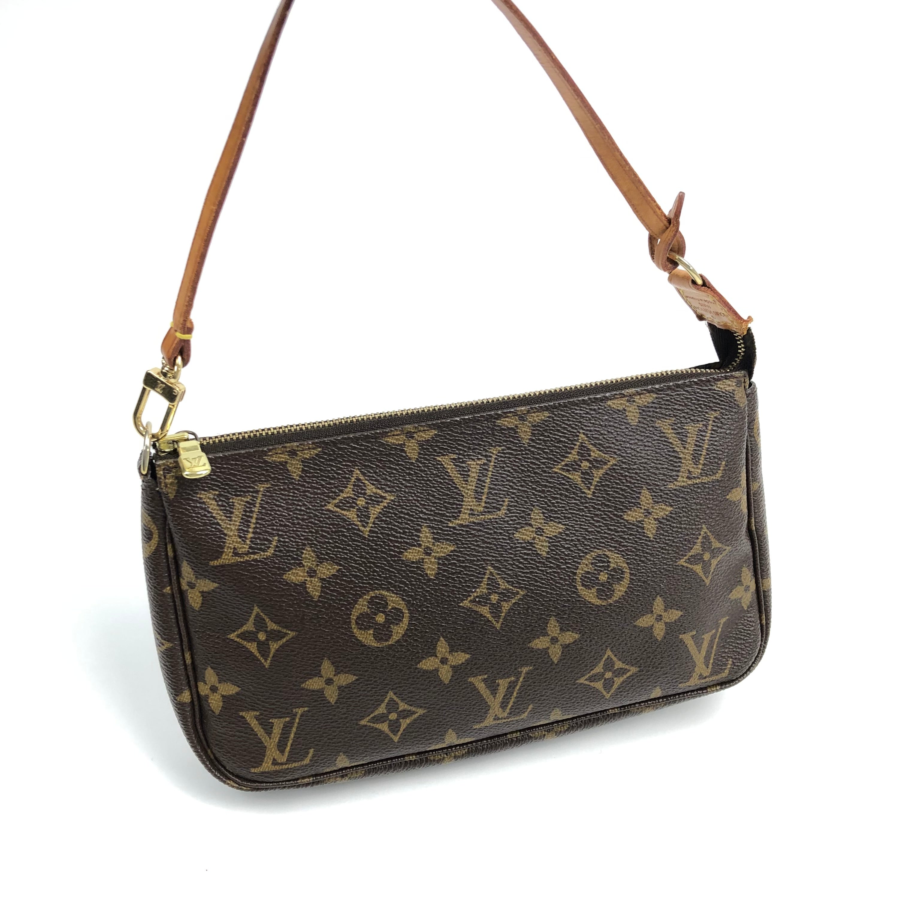 LOUIS VUITTON POCHETTE BAG