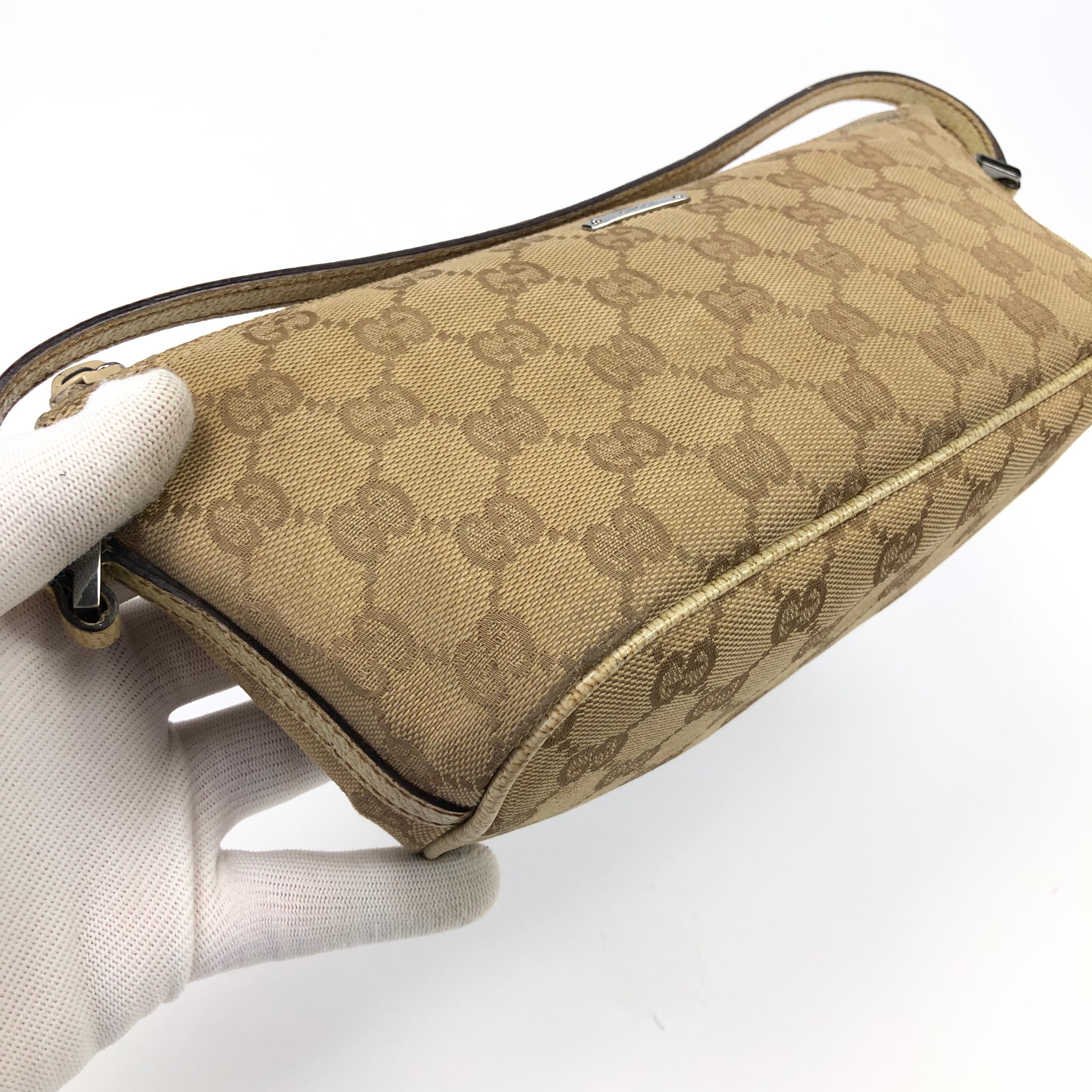 GUCCI MONOGRAM SHOULDER BAG