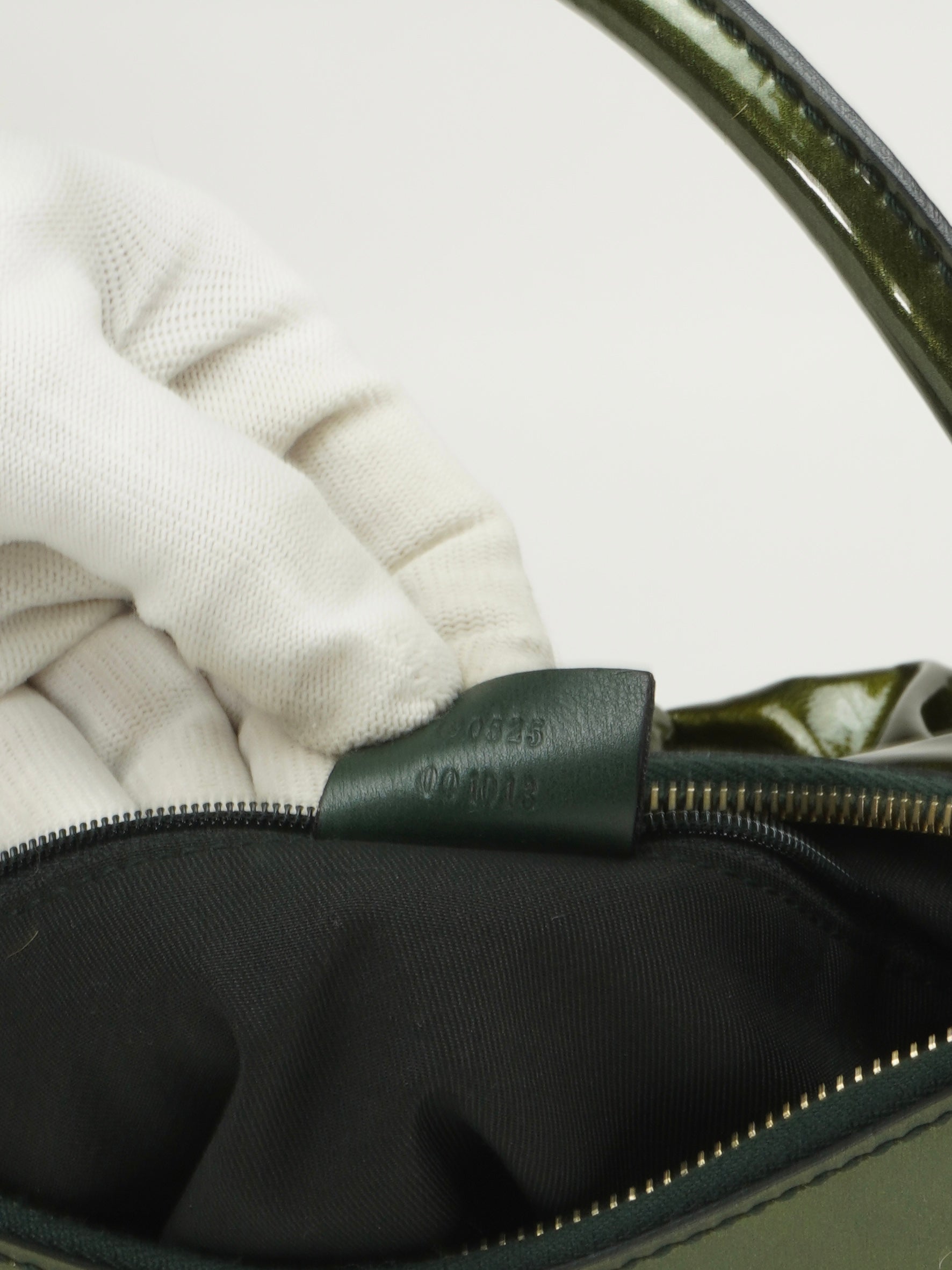 GUCCI PATENT LEATHER ABBEY BAG