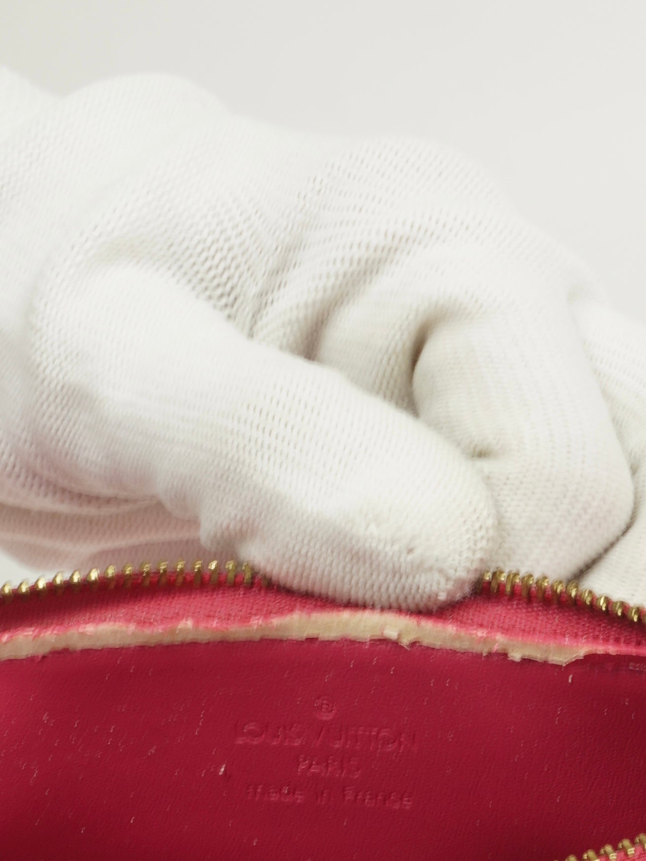 LOUIS VUITTON VERNIS POCHETTE BAG