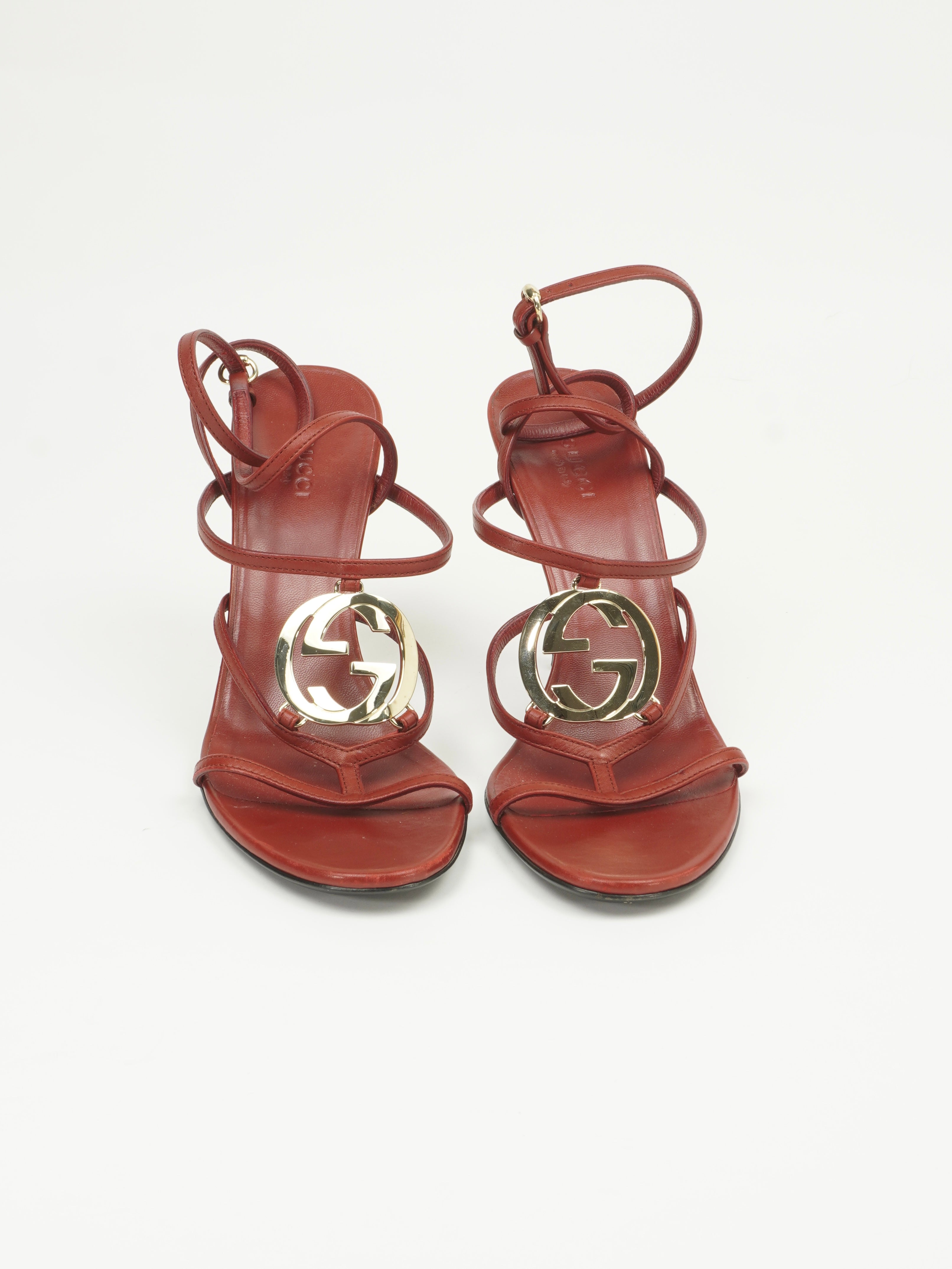 GUCCI RED LEATHER INTERLOCKING G STRAPPY HEELS