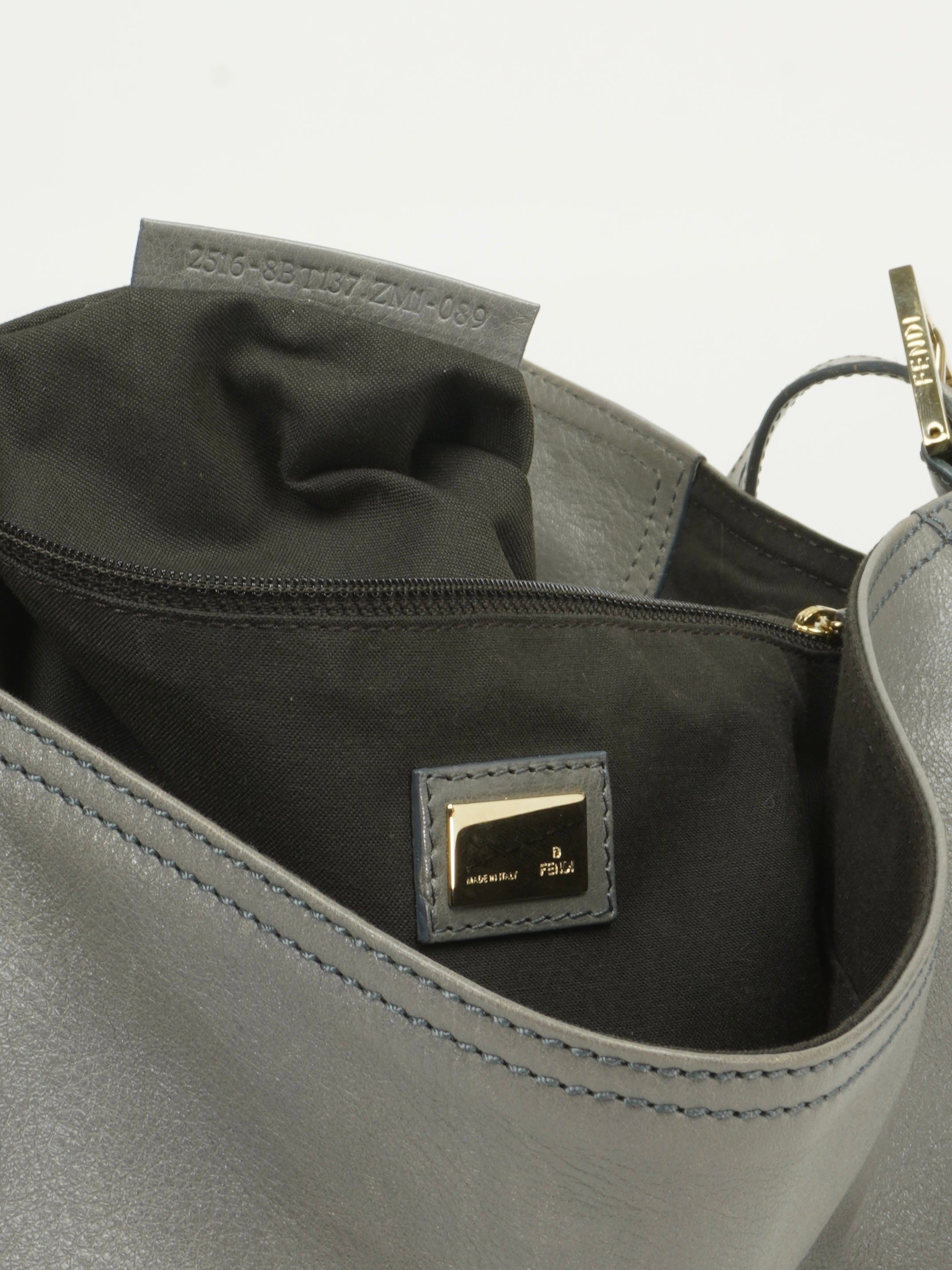 FENDI XL MAMA BAGUETTE BAG