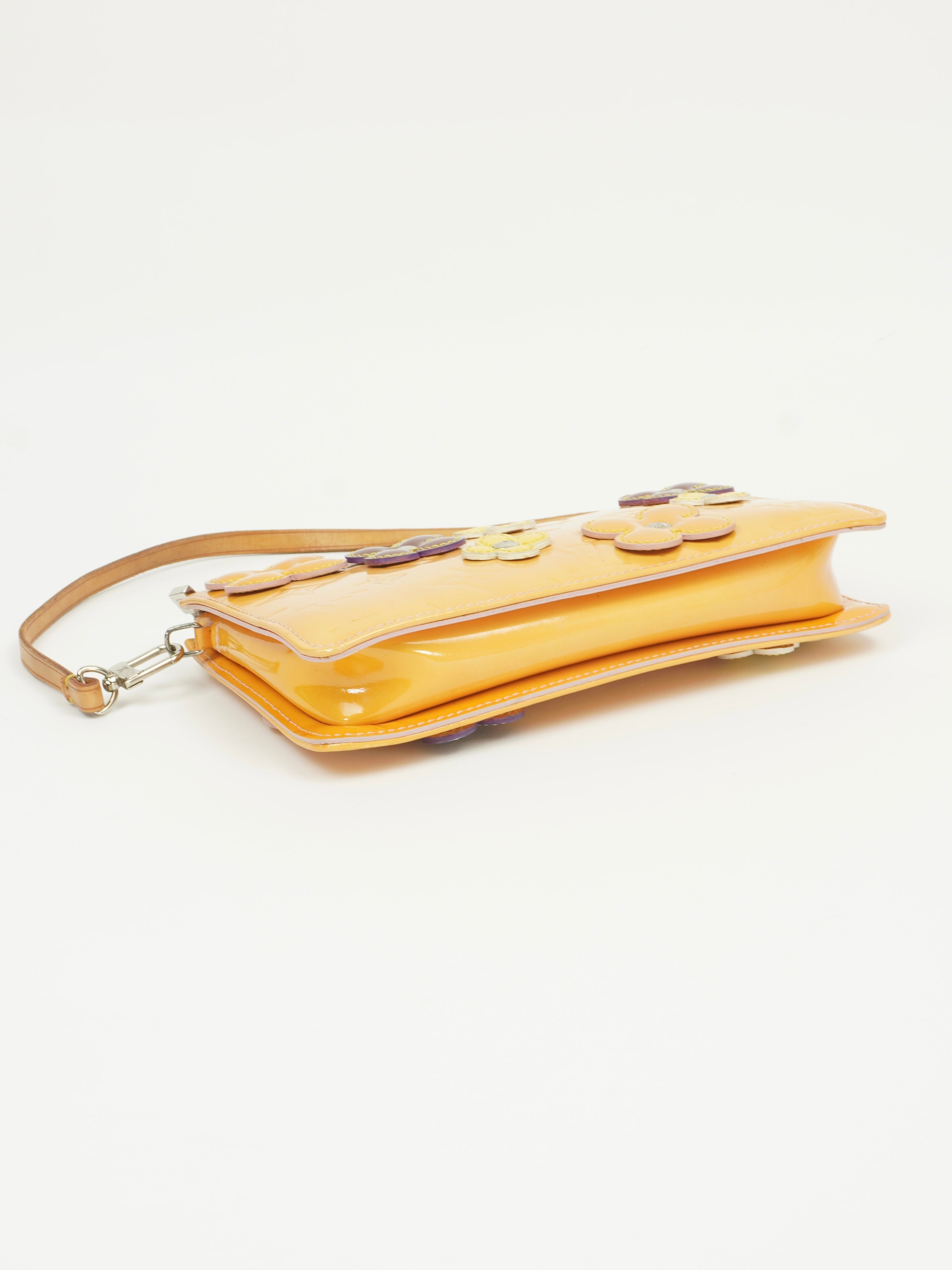 LOUIS VUITTON VERNIS FLOWER POCHETTE BAG