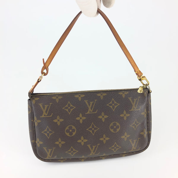 LOUIS VUITTON POCHETTE BAG