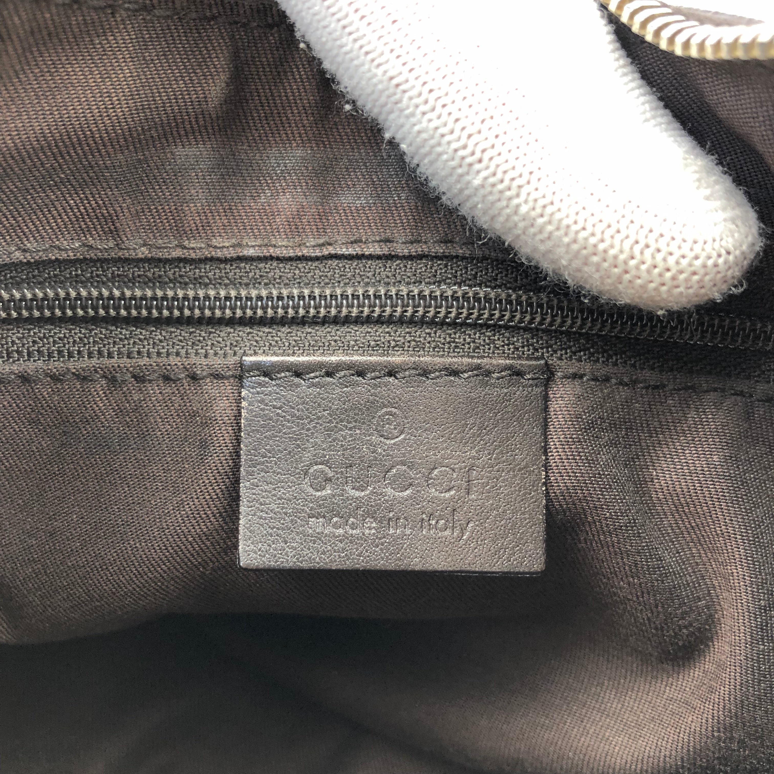 GUCCI ABBEY MONOGRAM SHOULDER BAG