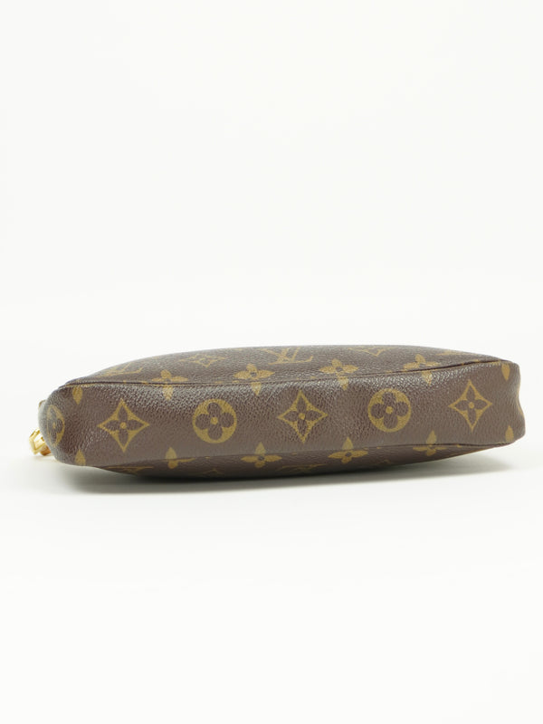 LOUIS VUITTON POCHETTE BAG