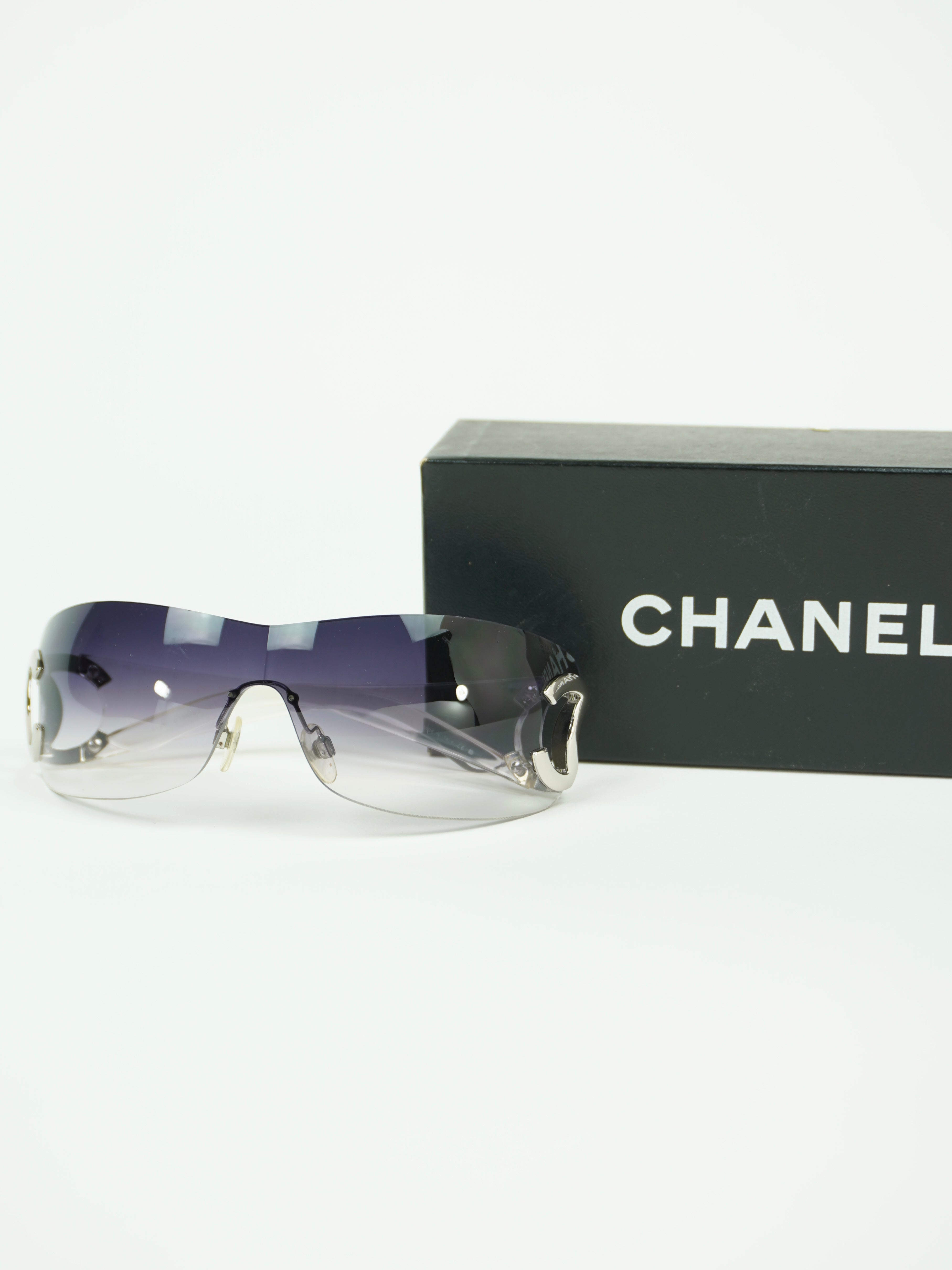 CHANEL RIMLESS CC LOGO SUNGLASSES