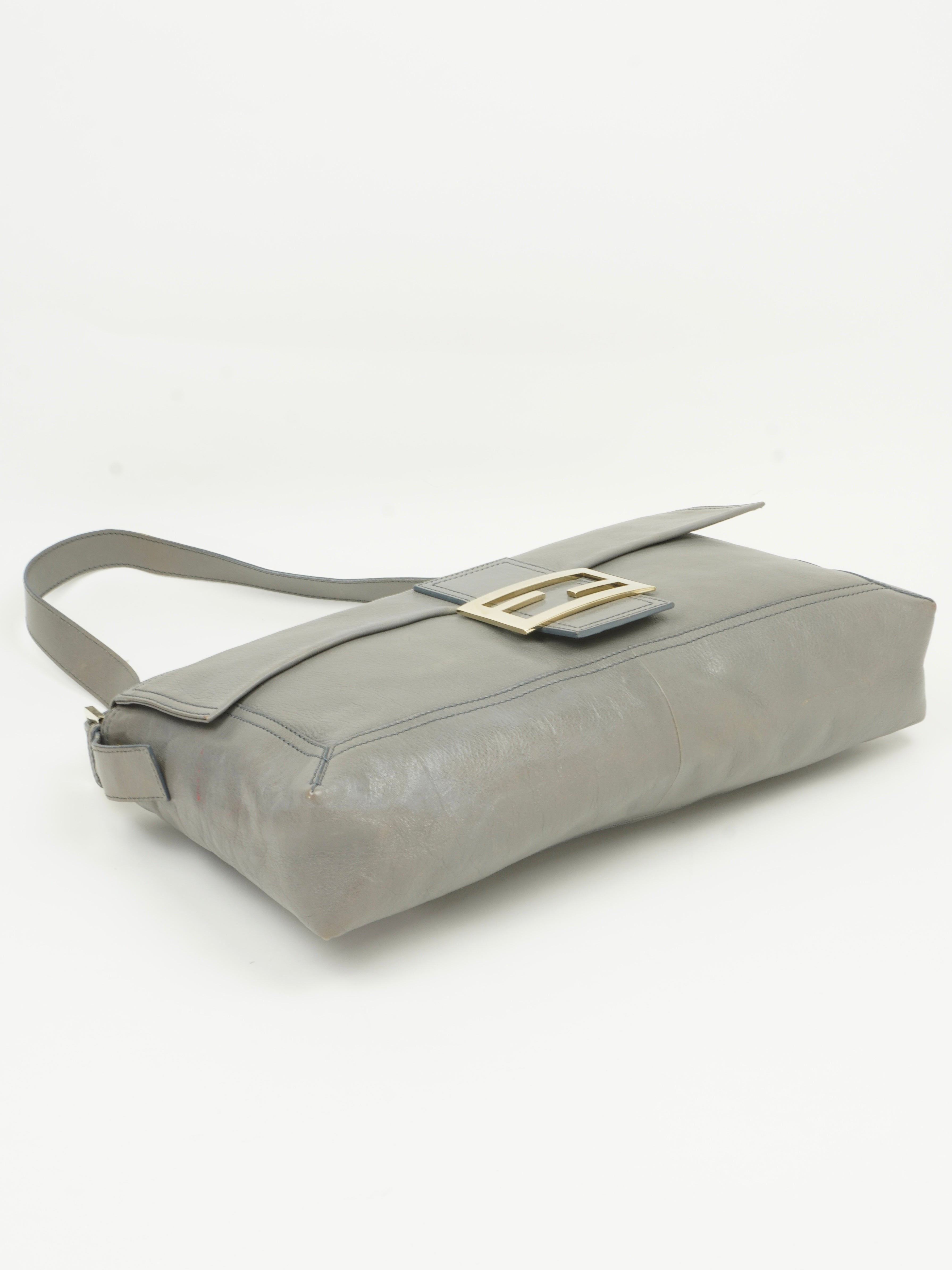 FENDI XL MAMA BAGUETTE BAG