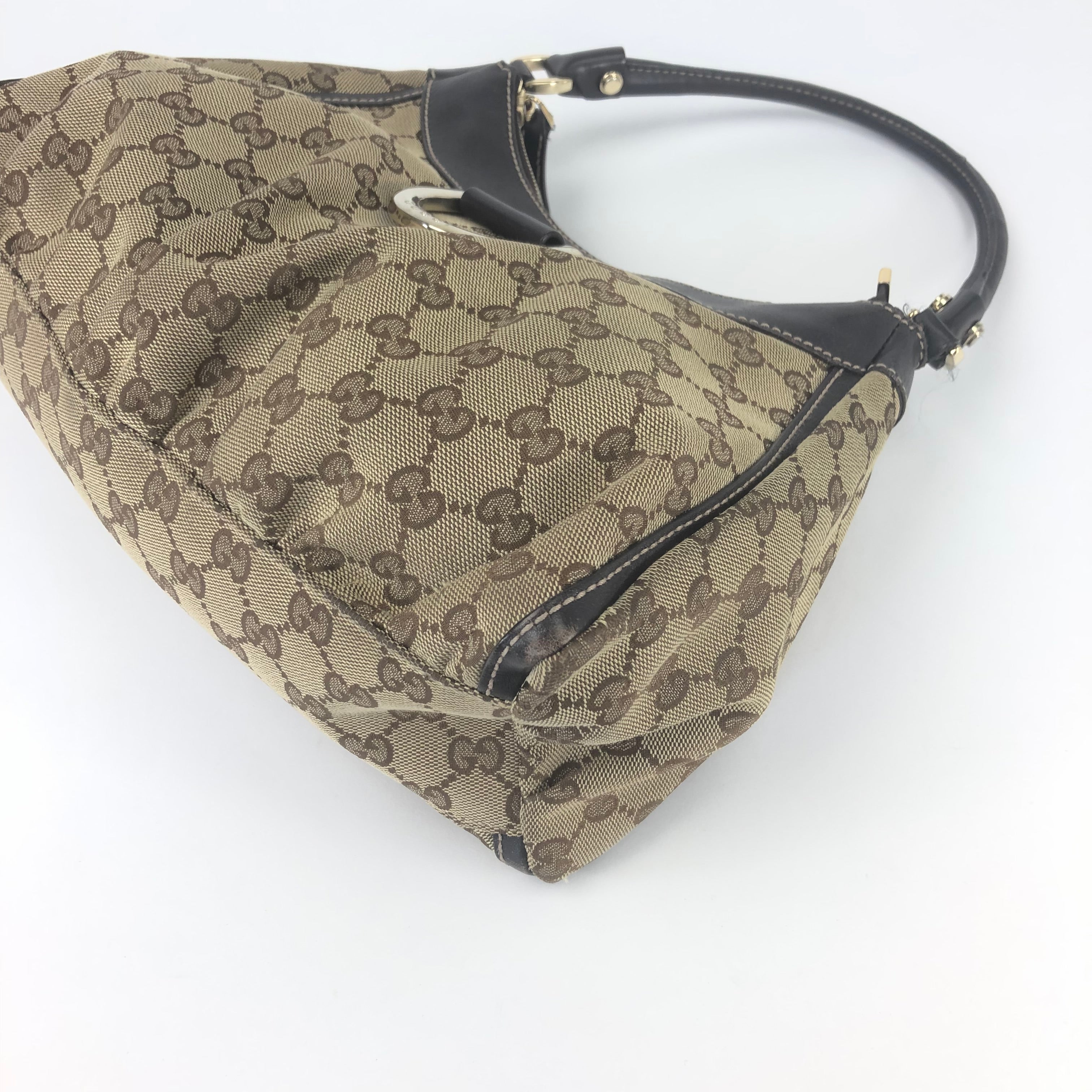 GUCCI ABBEY MONOGRAM SHOULDER BAG