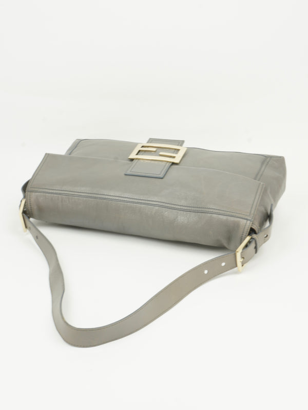 FENDI XL MAMA BAGUETTE BAG