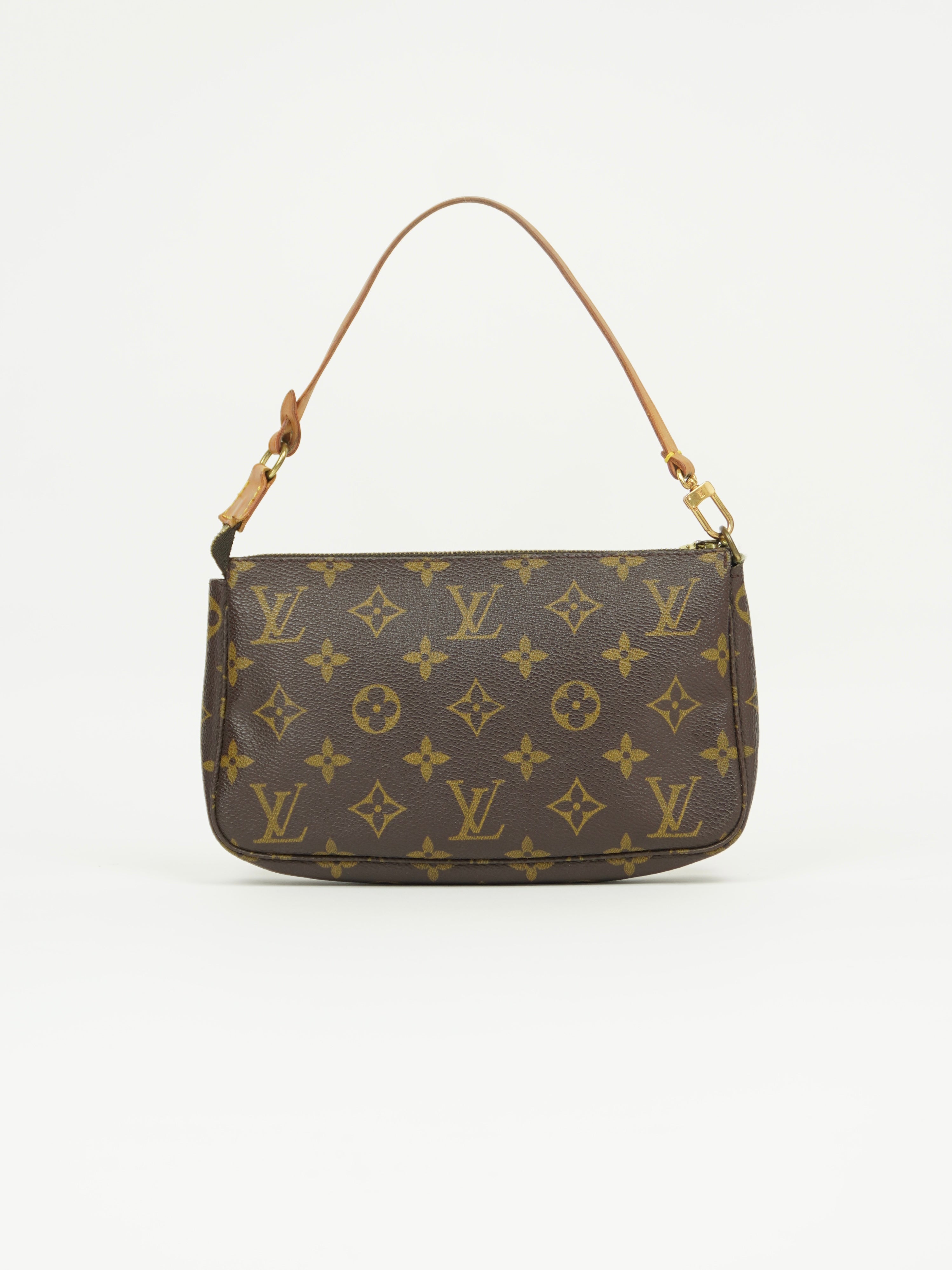 LOUIS VUITTON POCHETTE BAG