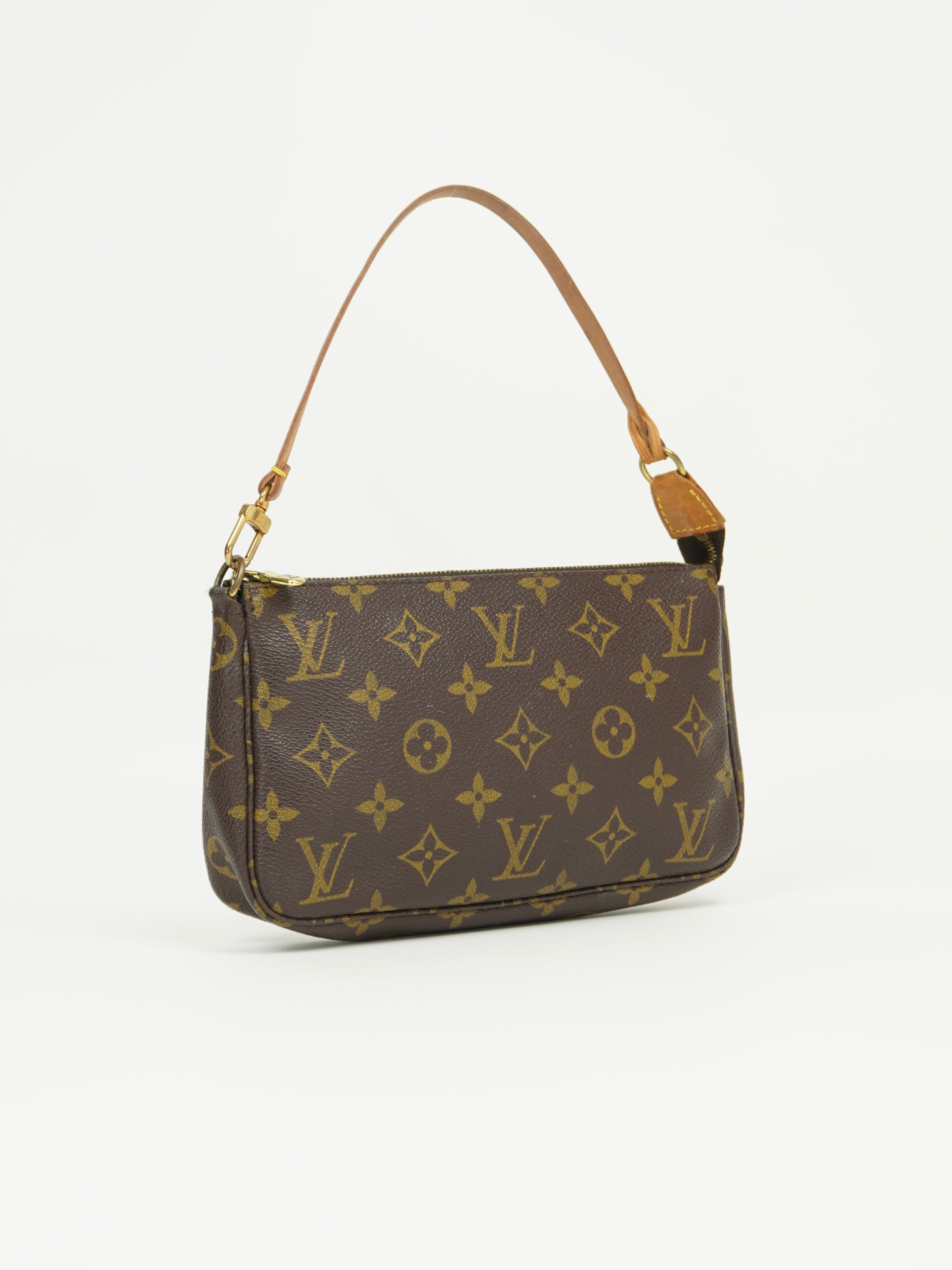 LOUIS VUITTON POCHETTE BAG
