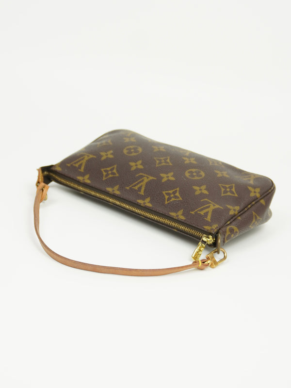 LOUIS VUITTON POCHETTE BAG