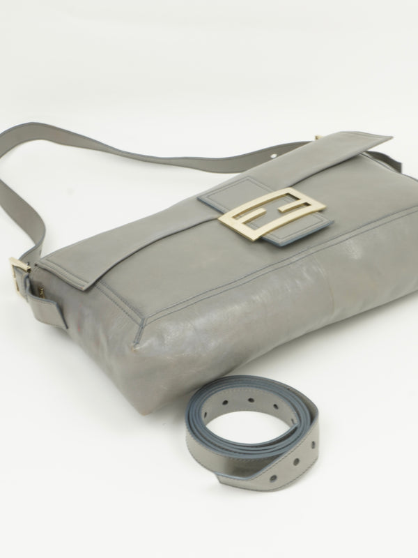 FENDI XL MAMA BAGUETTE BAG