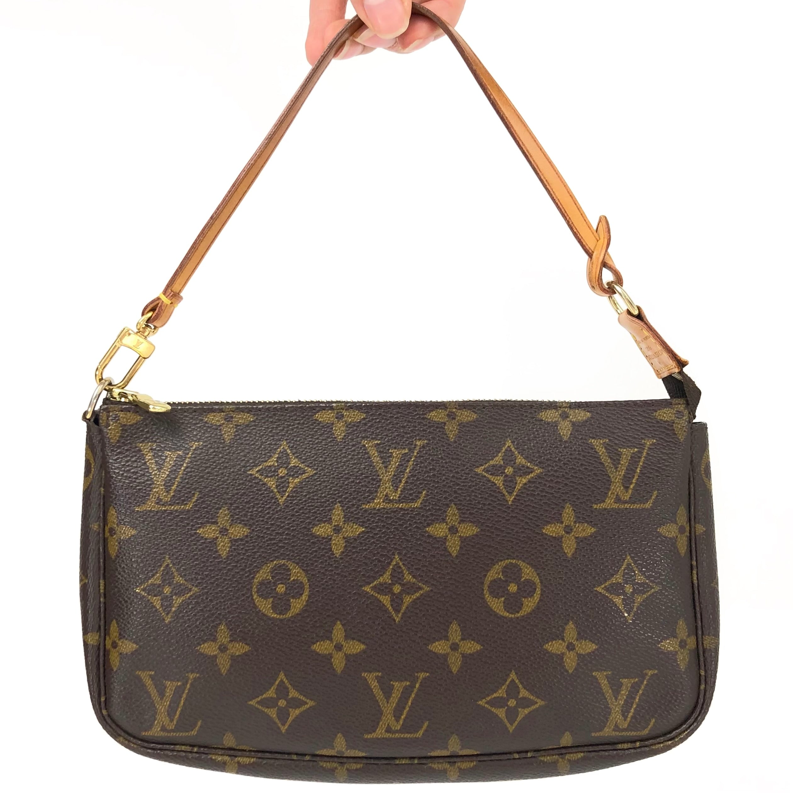 LOUIS VUITTON POCHETTE BAG