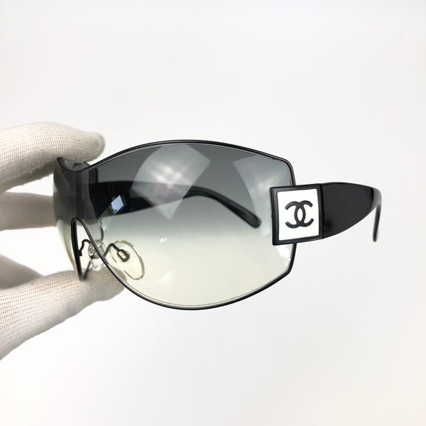 CHANEL LOGO SUNGLASSES