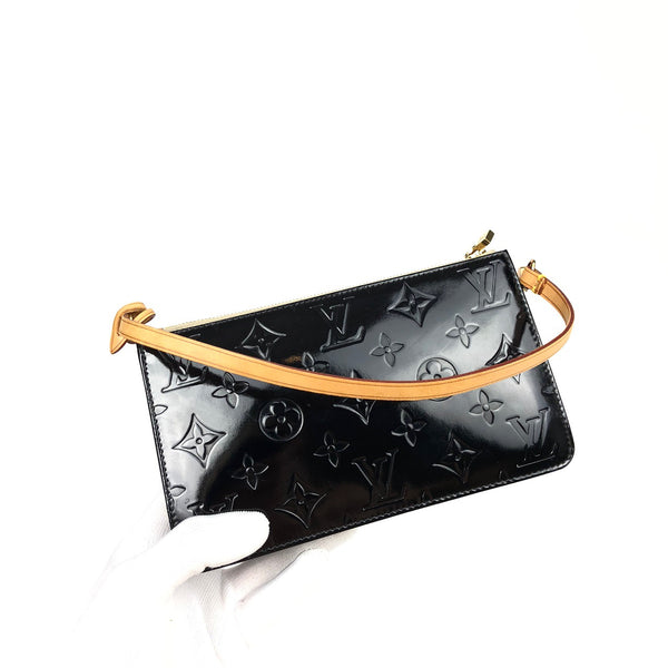 Louis Vuitton Vernis Pochette Shoulder Bag